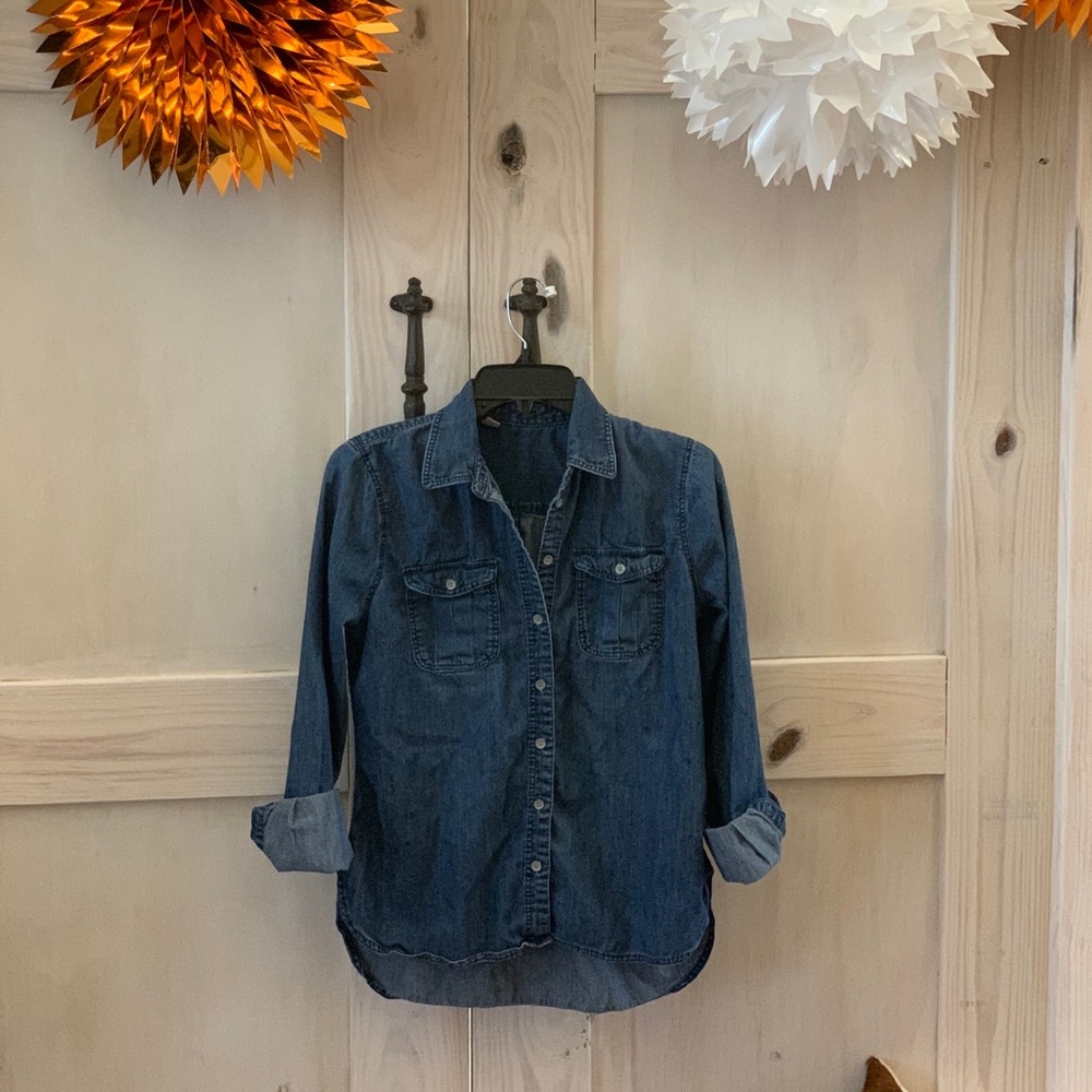 Soft denim button down shirt size medium